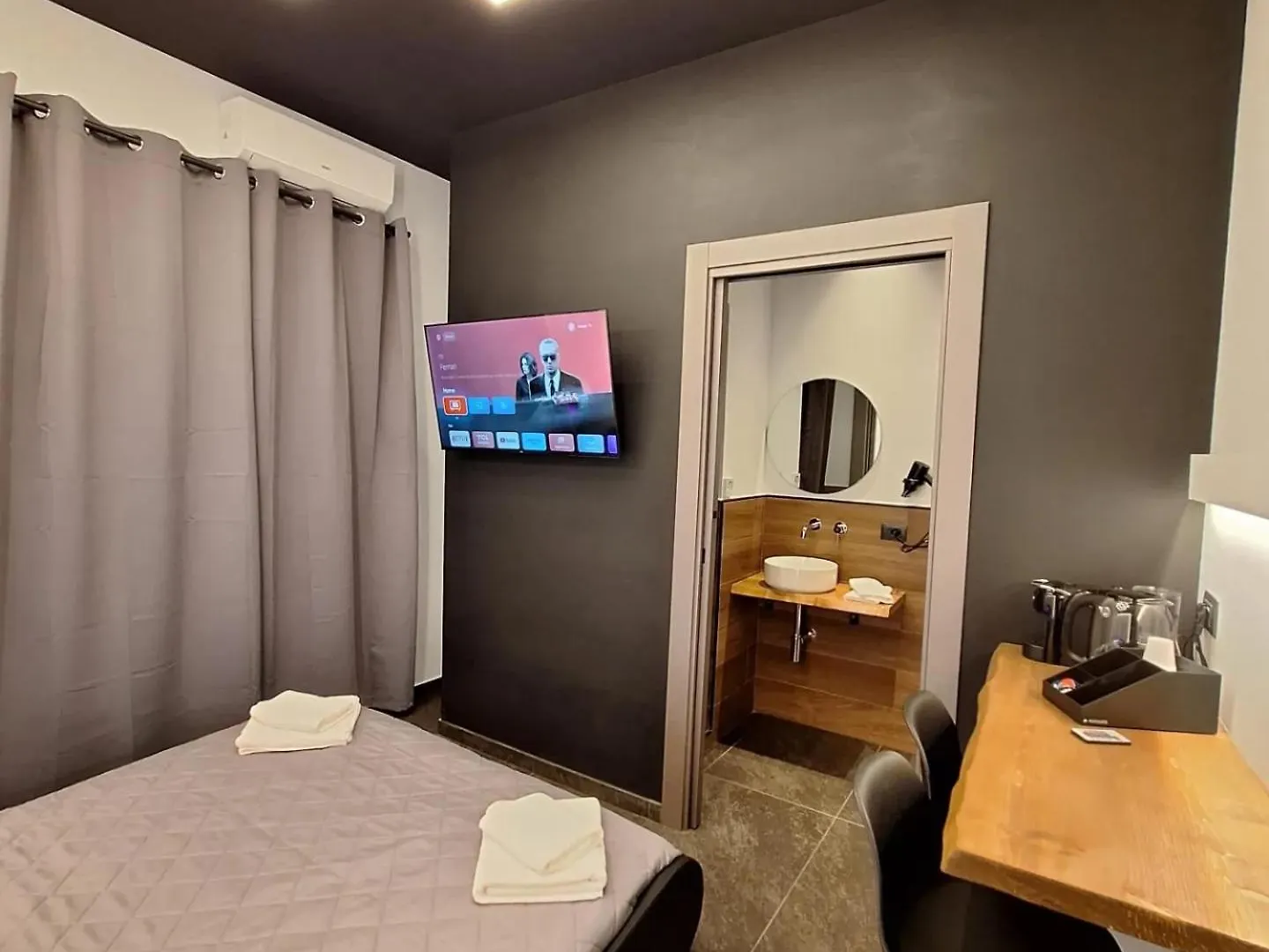 Dark & Light Rooms & Luxury Suites كاتانيا