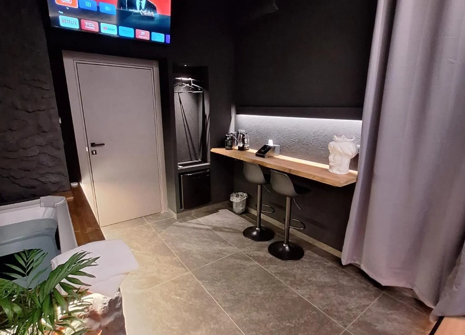 بيت ضيافة Dark & Light Rooms & Luxury Suites كاتانيا