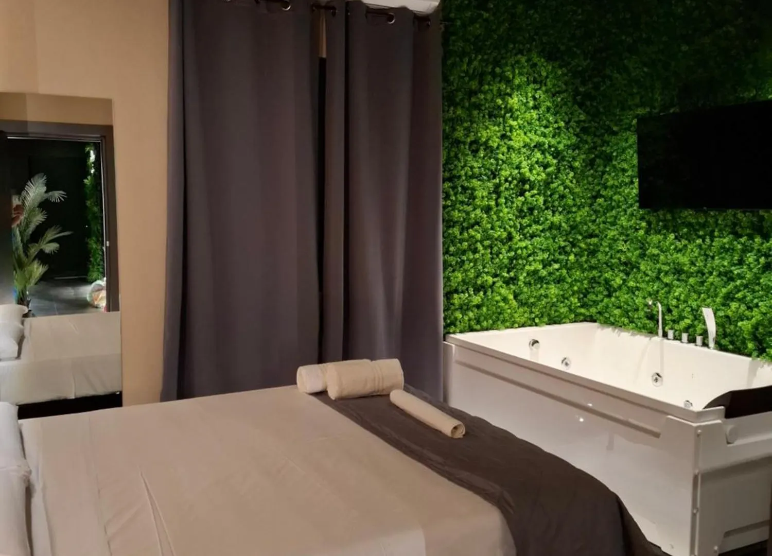 Dark & Light Rooms & Luxury Suites كاتانيا