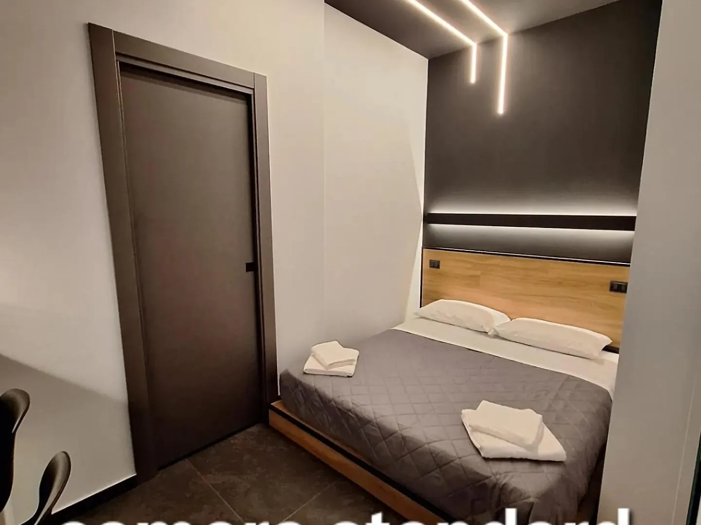 Dark & Light Rooms & Luxury Suites Catania 0*,  Italia