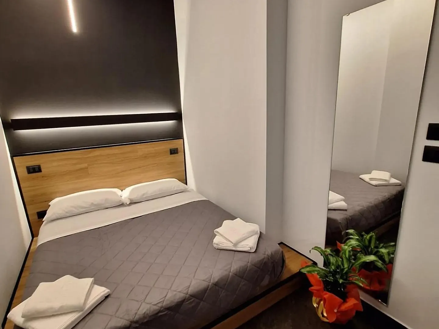 Dark & Light Rooms & Luxury Suites Katánie 0*,