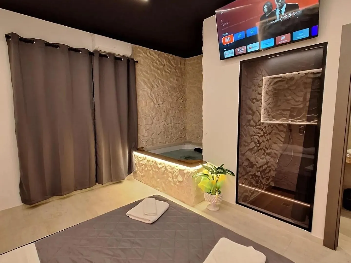 Dark & Light Rooms & Luxury Suites Katánie 0*,  Itálie