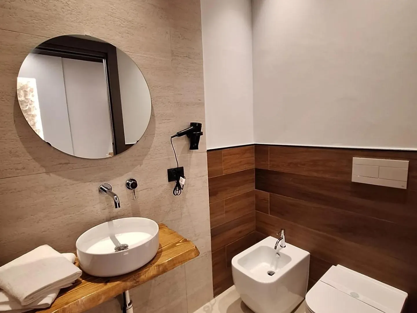 Dark & Light Rooms & Luxury Suites Catania Italia